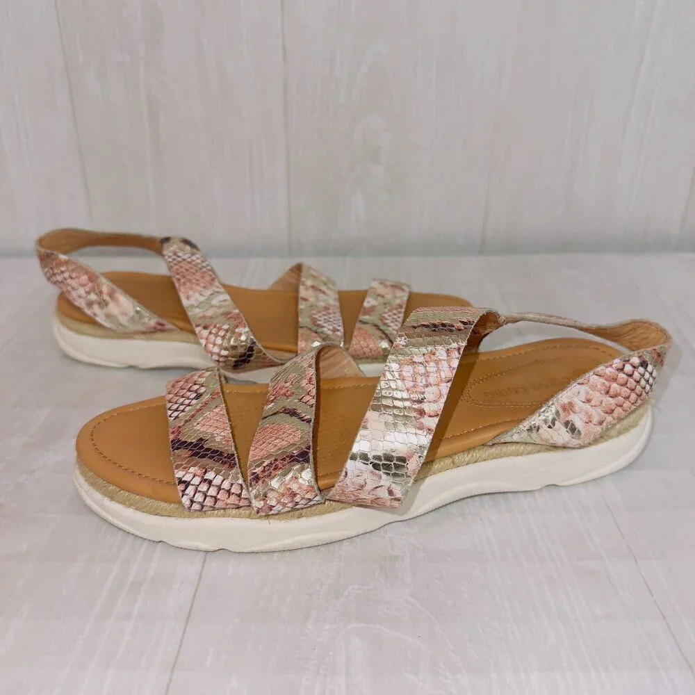 Corso Como Women's Yasha Casual Sport Sandal size US 9